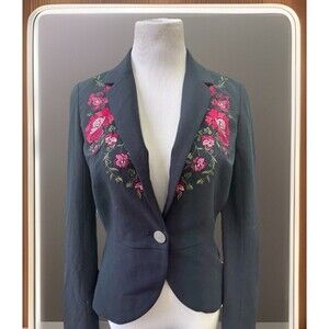 XOXO Womens Floral Embroidery Button Front Blazer Jacket Size M Statement Piece
